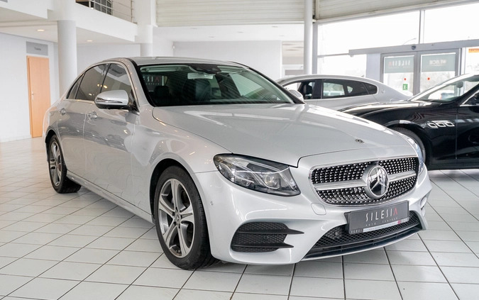 Mercedes-Benz Klasa E cena 179900 przebieg: 25866, rok produkcji 2018 z Hrubieszów małe 631